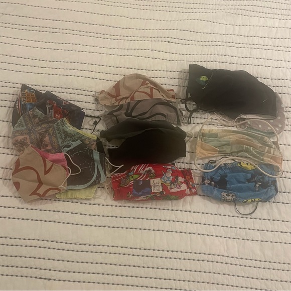 ⭐️ Lot of cloth face masks 😷 - Picture 1 of 2